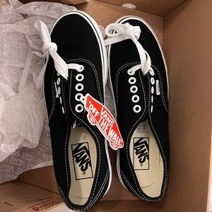 Classic Black Vans Skate Sneakers 8.5 women